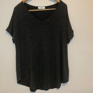 Zenana women’s gray top size large